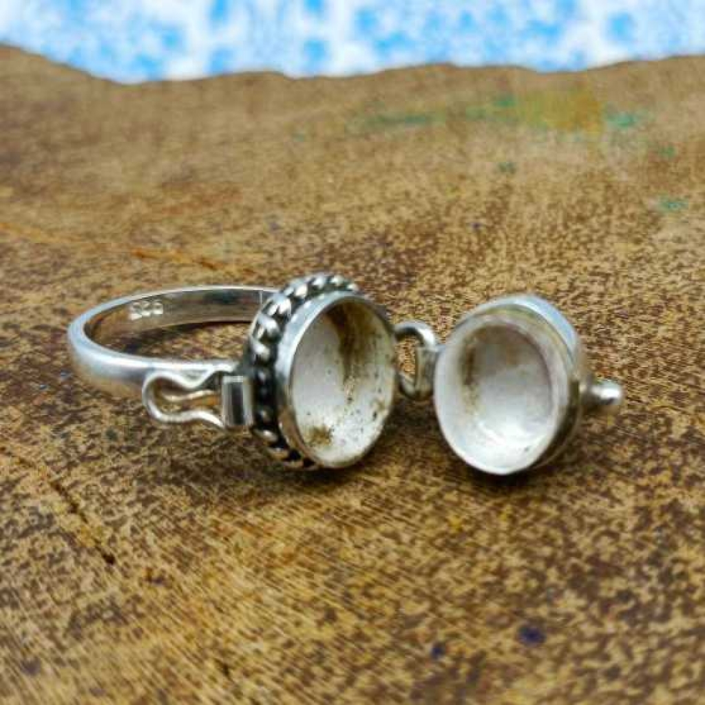 925 Sterling Silver Labradorite Oval Shape Boho Ring