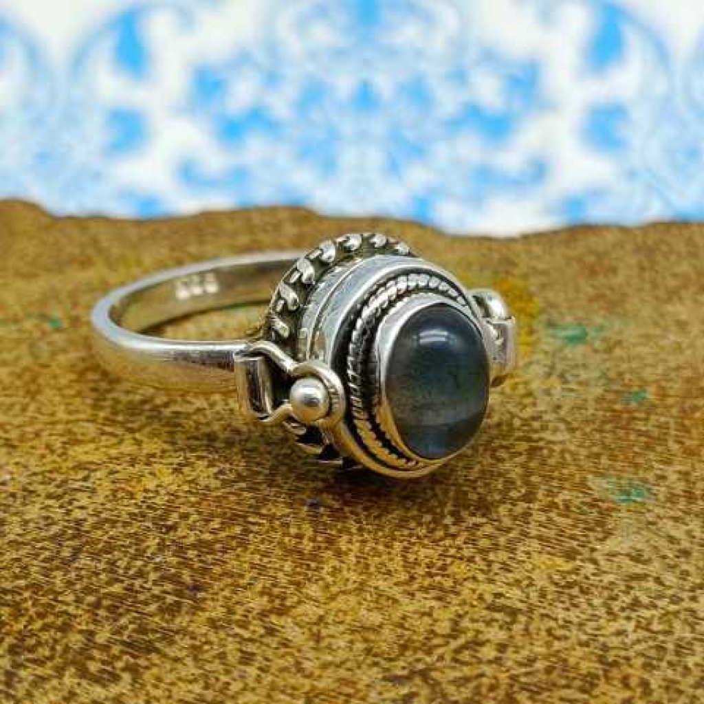 925 Sterling Silver Labradorite Oval Shape Boho Ring