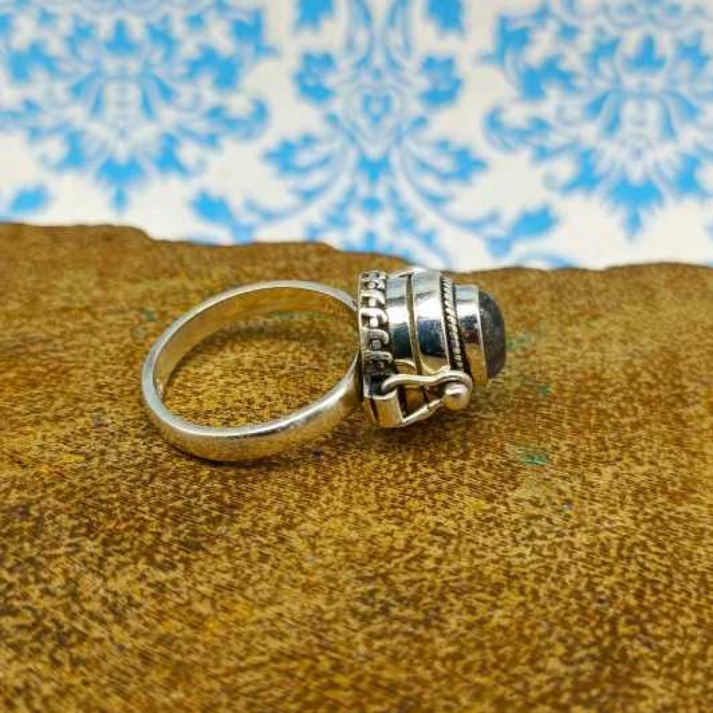 925 Sterling Silver Labradorite Oval Shape Boho Ring Jewelry