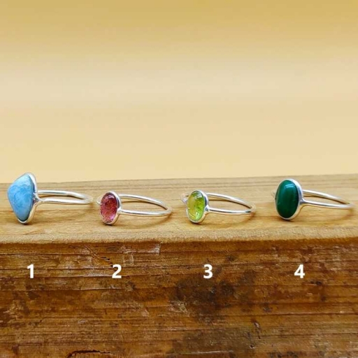 925 Sterling Silver Designer Peridot Gemstone Bezel Setting Ring