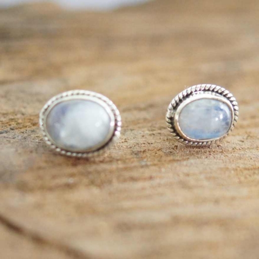 Oval Shape Rainbow Moonstone Hot Selling Tops Made With 925 Sterling Silver